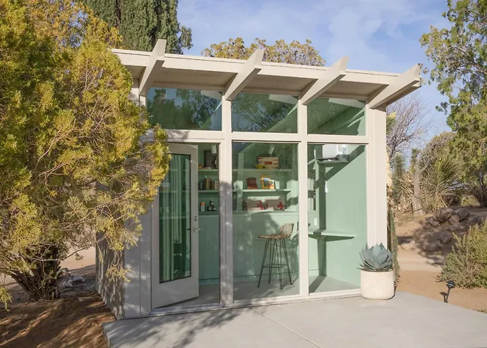 Joshua Tree Hotels With Pool
