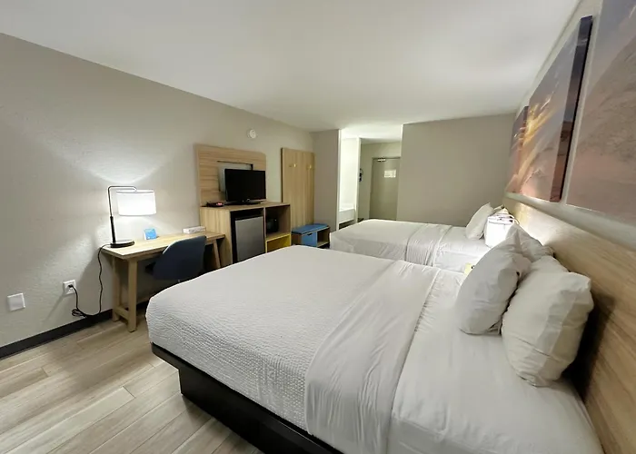 Days Inn By Wyndham Holland