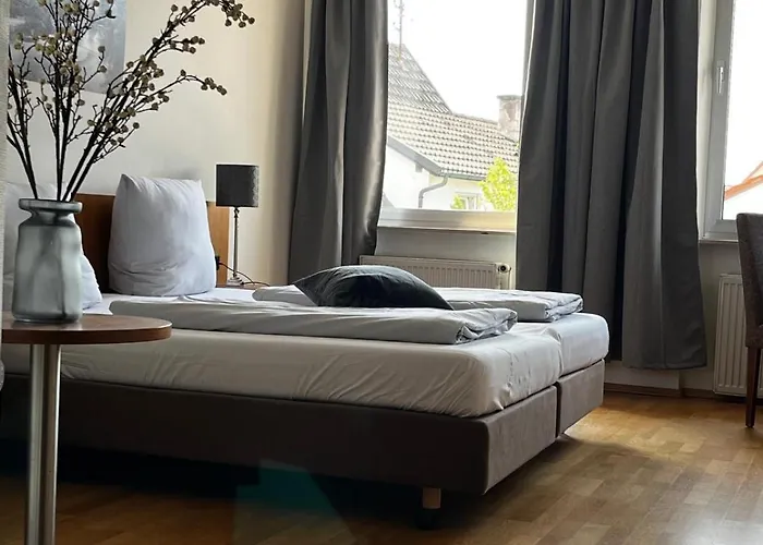 Hotels in Neuburg am Rhein