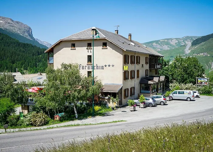 Villar-d'Arene Hotels