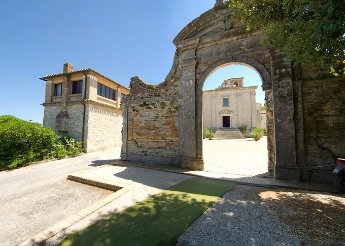 Sirolo Hotels With Pool