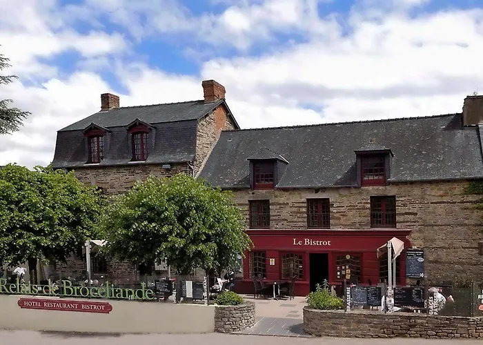 Logis Hotel, restaurant et spa Le Relais De Broceliande