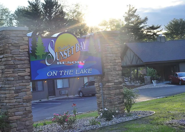 Sunset Bay Resort & Suites Lake Delton