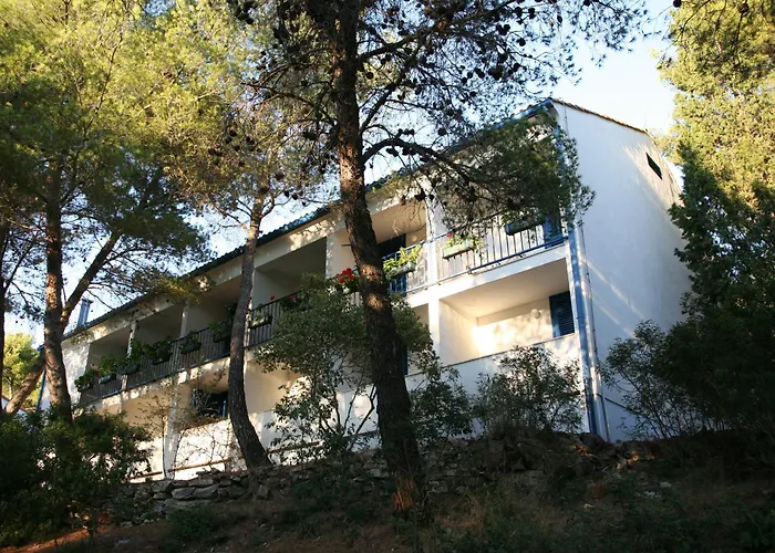 Hotels in Sali