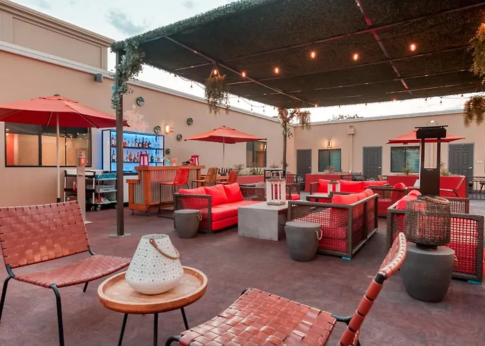 Hotel Lexen Newhall & Santa Clarita - Near Six Flags Magic Mountain