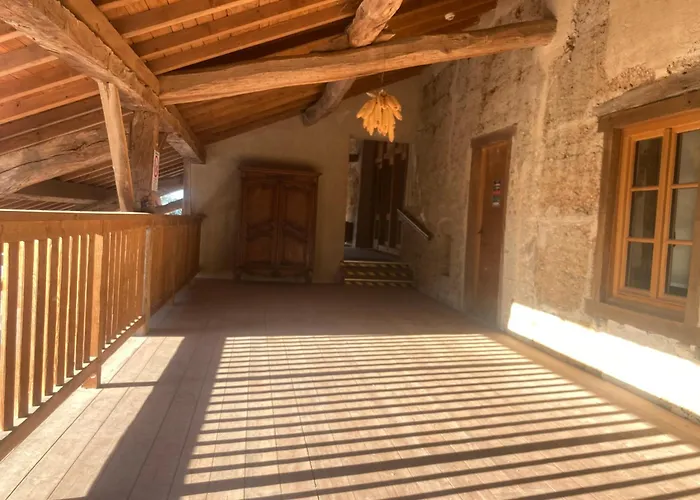 Les Gites De La Ferme De Pérouges