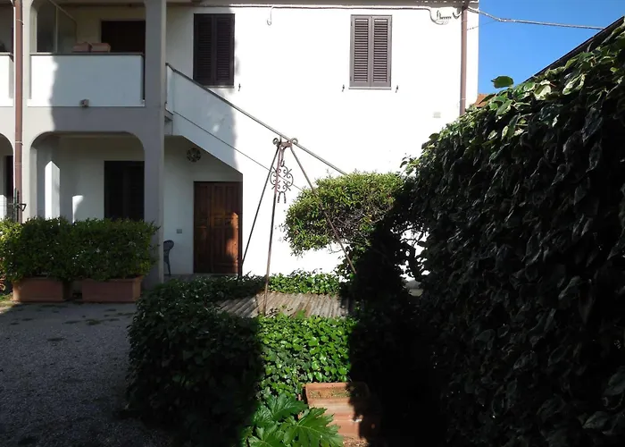 Podere Tre Cipressi Aparthotel Campiglia Marittima