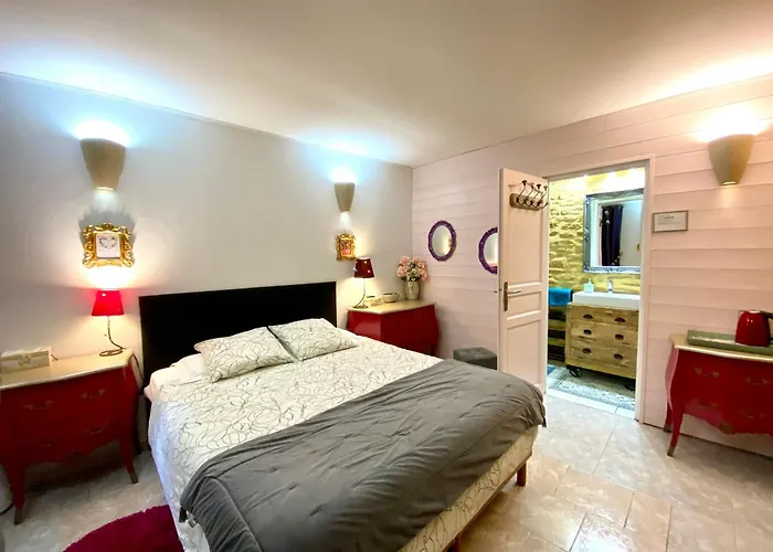 La Clef des Songes - chambres climatisées - Sarlat Centre - Parking gratuit - Piscine, Spa et massages à 400mètres
