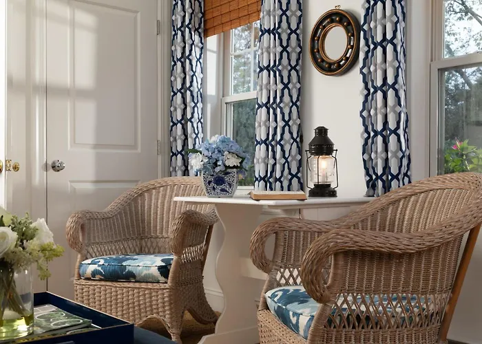 Harbor Knoll Bed And Breakfast Greenport