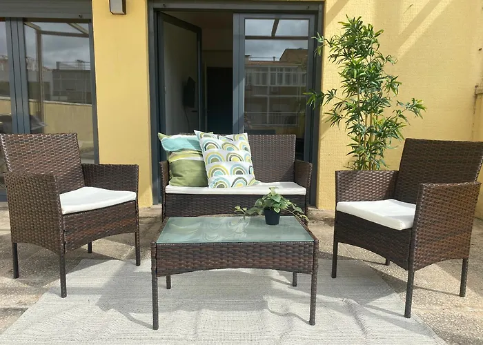 Bedrooms In Modern Guest House Almada