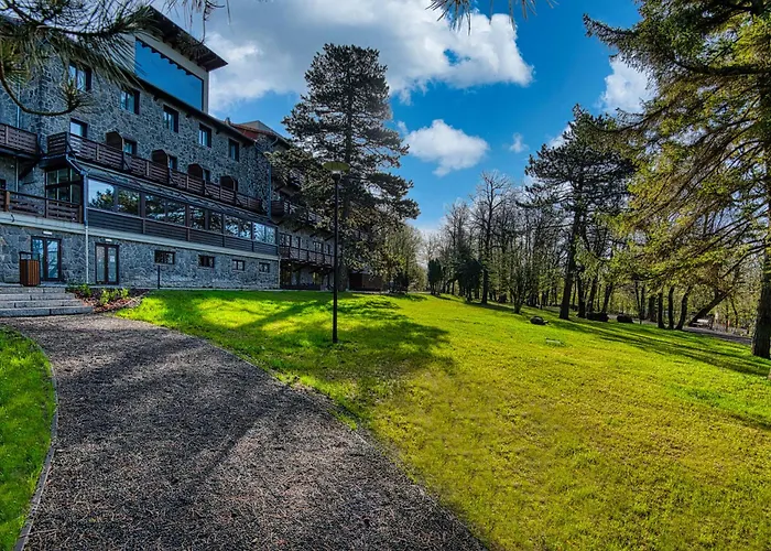 Dobogoko Hotels