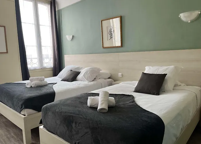 Brit Hotel Du Dauphin LʼAigle