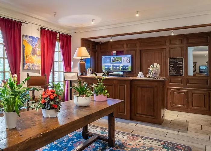 Tournus Hotels