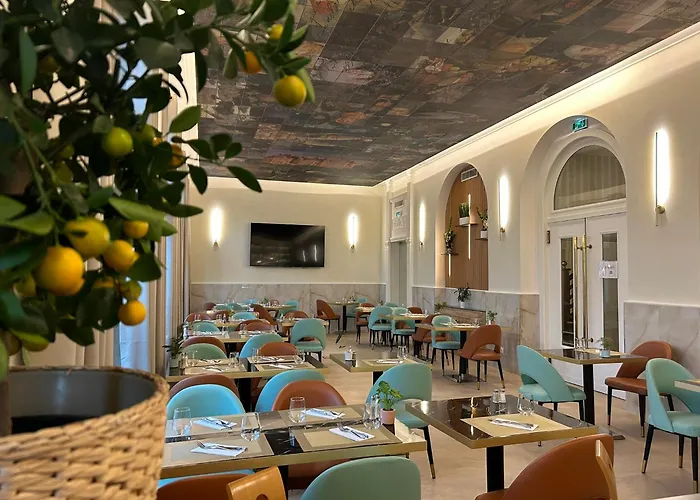Brit Hotel Privilège Le Royal - Centre Gare Troyes