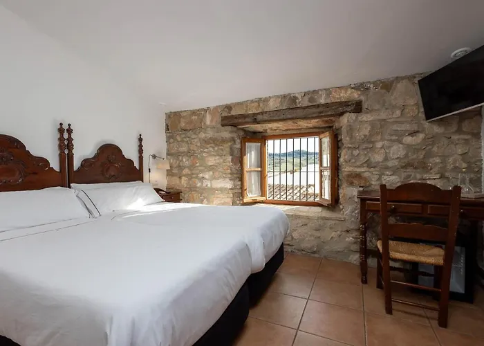 Villaluenga Del Rosario Hotels