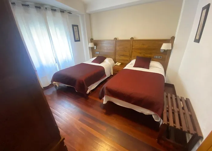 Hotel La Rambla Biescas 