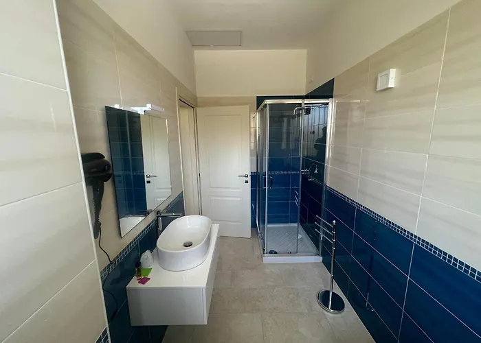 Dubaibeachotel Llido Degli Estensi