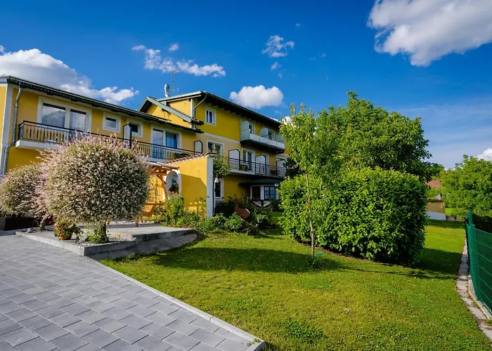 Hotels in Obernberg am Inn
