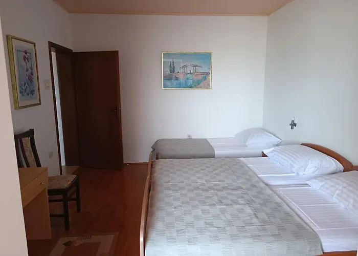 Hotel Holiday Buici 