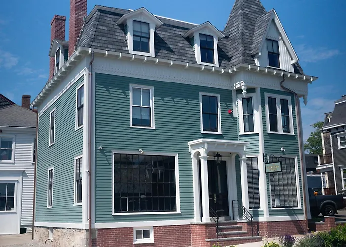 The Burbank Rose Inn