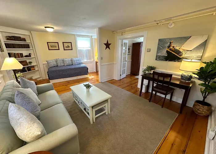 Entire Historic 5 Bed 5 Bath Inn Sleeps 17