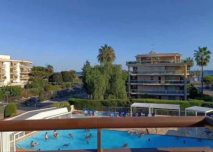 Hôtels Avec Piscine à Saint-Laurent-du-Var