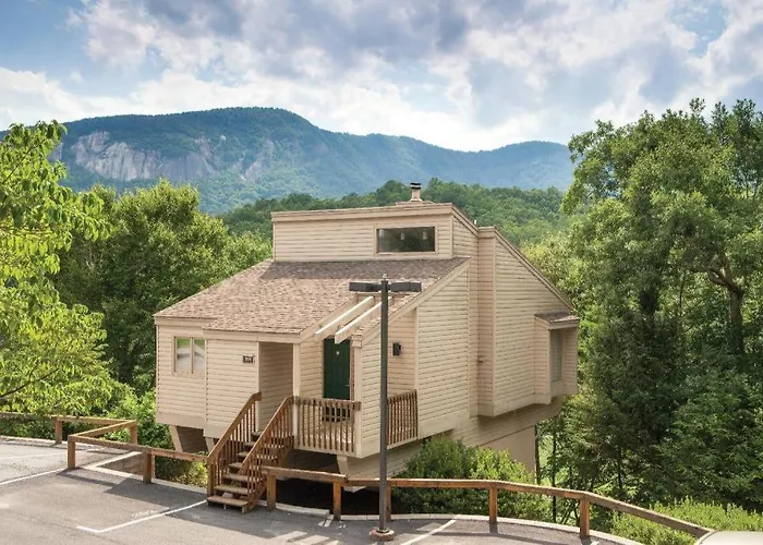 Best 14 Spa Hotels in Lake Lure for a Relaxing Getaway