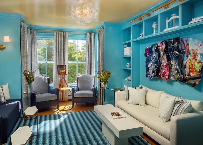 76 Main Ink Press Hotel Nantucket
