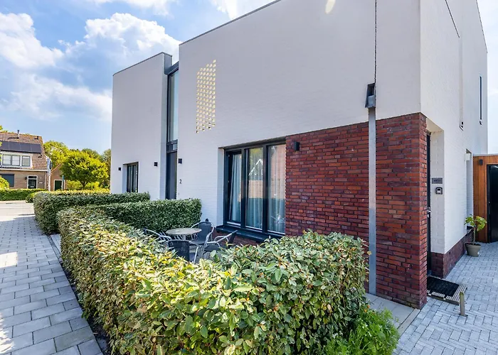Roosjesweg 2 Luxe studio 400 meter van strand met parkeerplaats Domburg