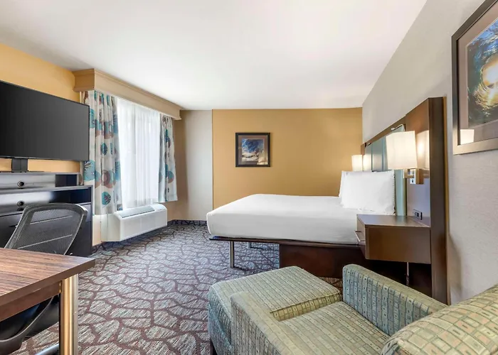 Oceanside Hotels