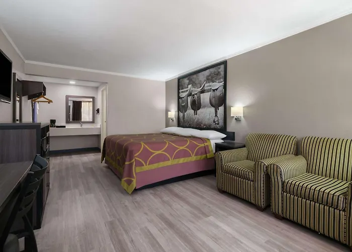 Super 8 By Wyndham Longview/North Motel