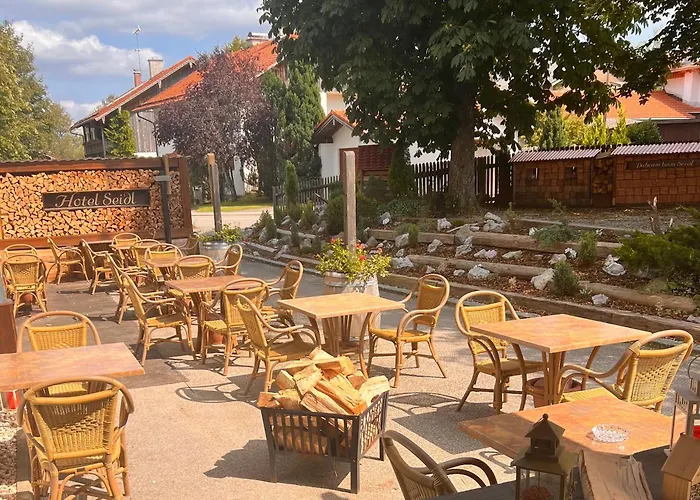 Hotels in Straßlach-Dingharting