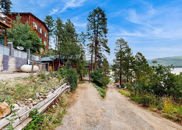 Vallecito Hotels