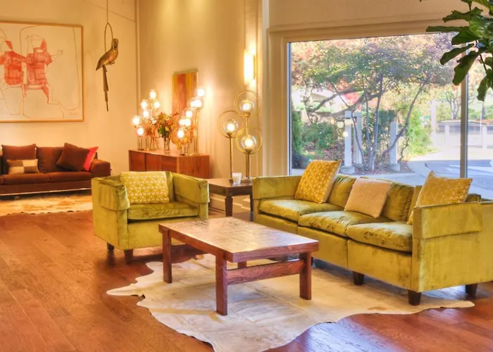 Ashland Hills Hotel & Suites