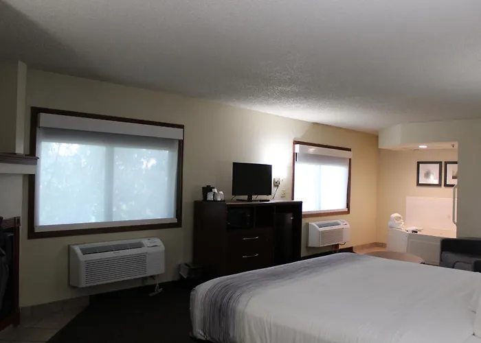Fort Collins Hotels With Pool