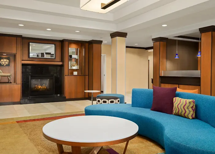 Weirton Hotels