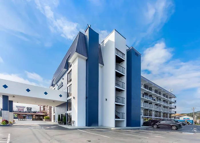 Clarion Inn & Suites Near The Leconte Center Pigeon Forge