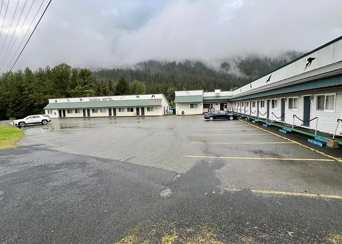Marina Motel