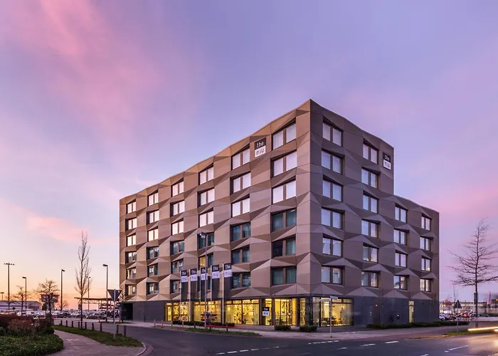 Holiday Inn - The Niu, Crusoe Bremen Airport By Ihg