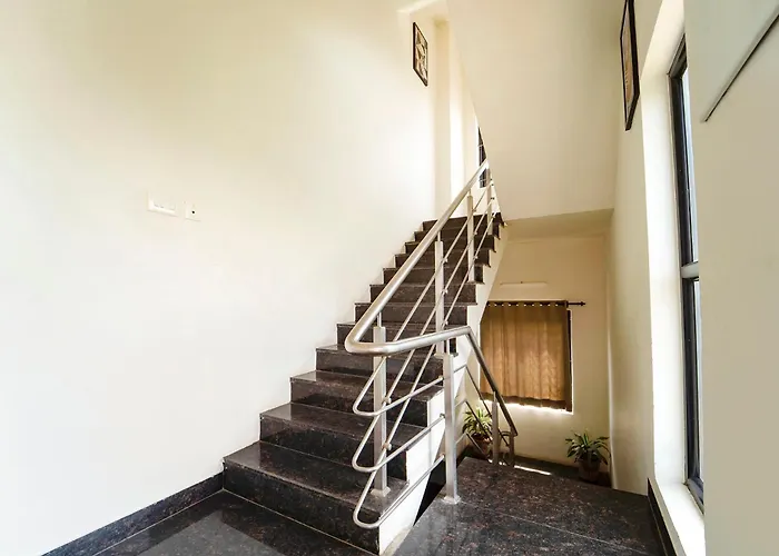 Singanallur Hotels