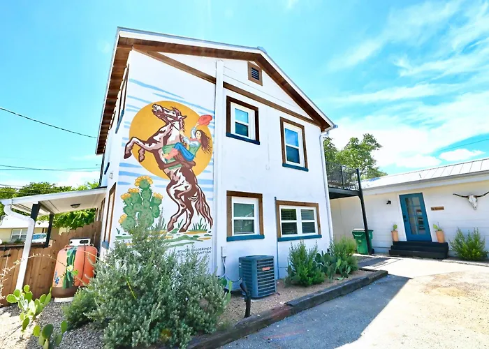 Blanco County Inn & Guesthouses