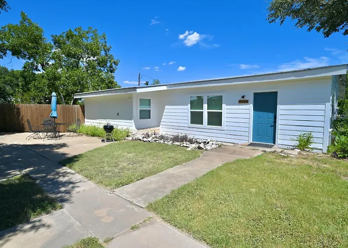 Blanco County Inn & Guesthouses
