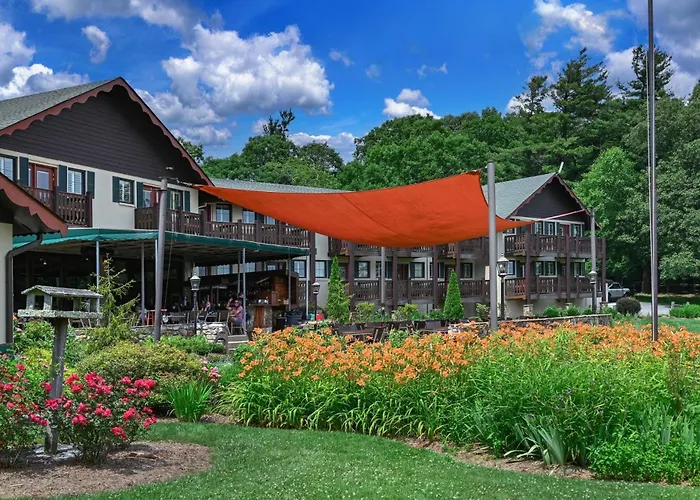 Spruce Pine Hotels