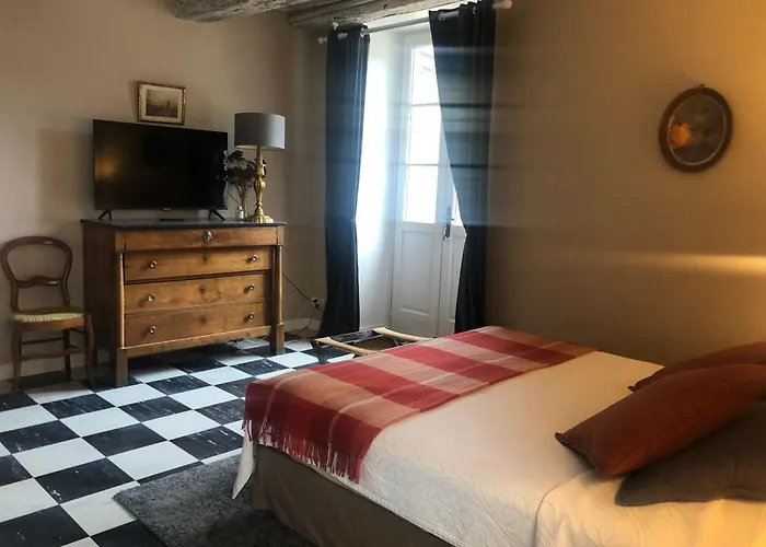 La Maison des Gardes - Chambres d'hôtes Cluny