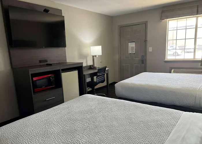 Wagoner Hotels