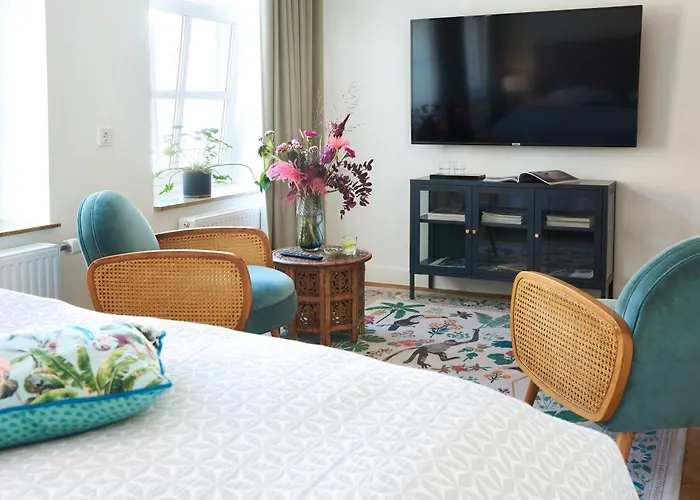 Five Rooms Leer 