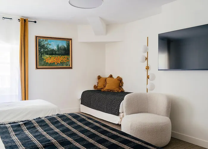 Satillieu Hotels