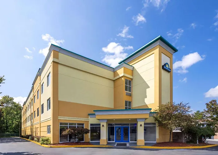 Days Inn & Suites By Wyndham Albany