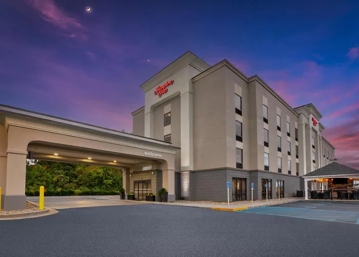 Elkins Hotels With Pool