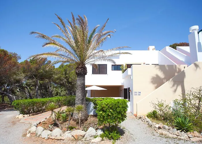 Hotels in Cala Llena